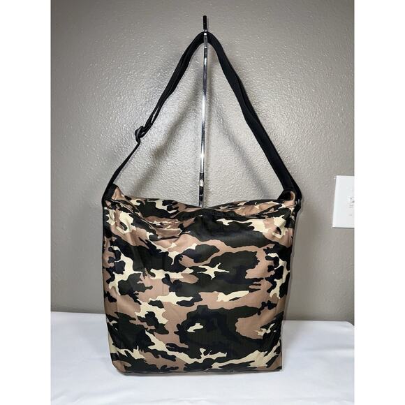 LeSportSac Vintage NOS USA Made Large Camouflage Camo Flap Messenger Bag NWOT 1 - Picture 3 of 10